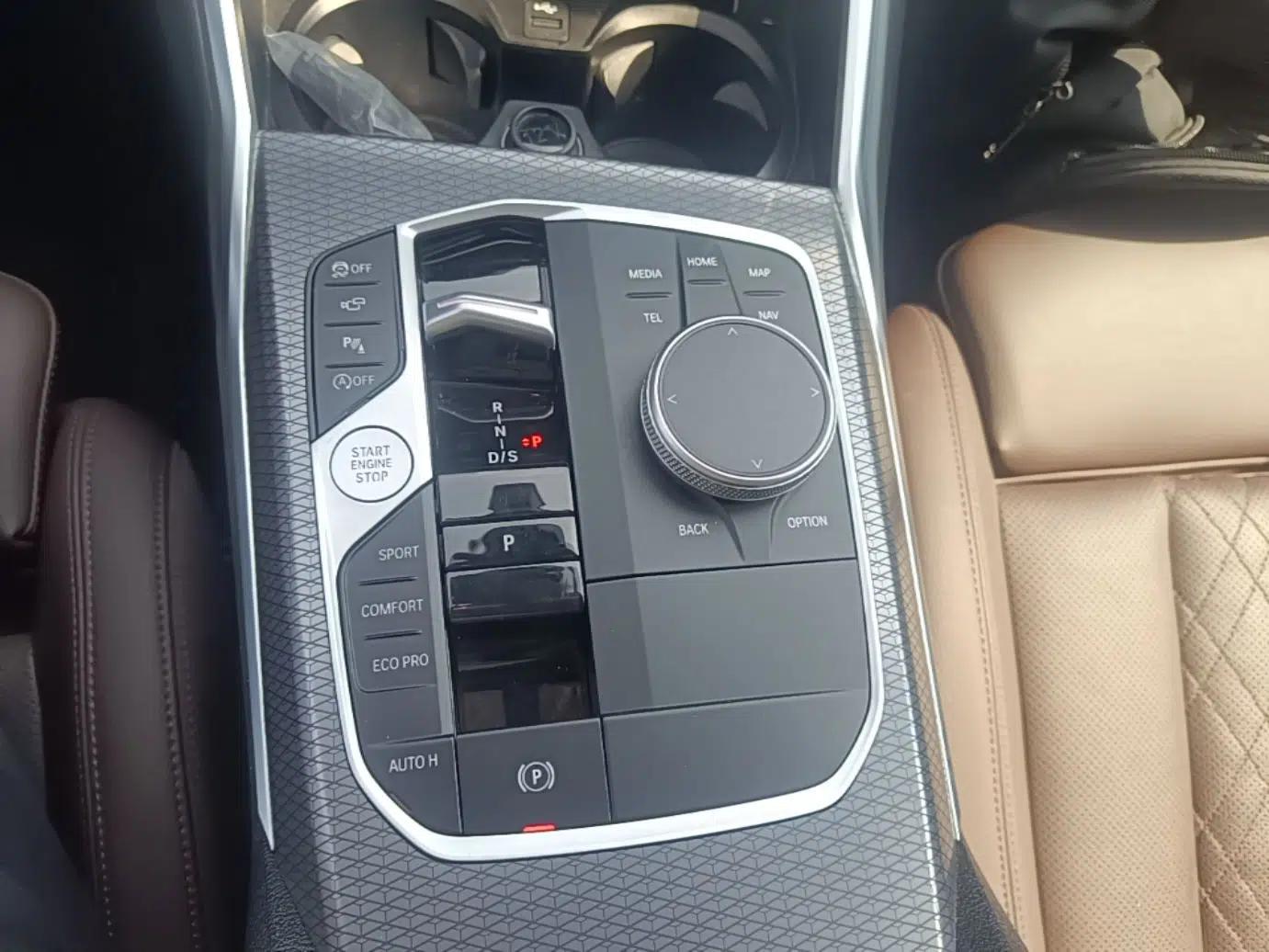BMW 3 Series 2025 330Li M Sport Shadowline Package — миниатюра 16