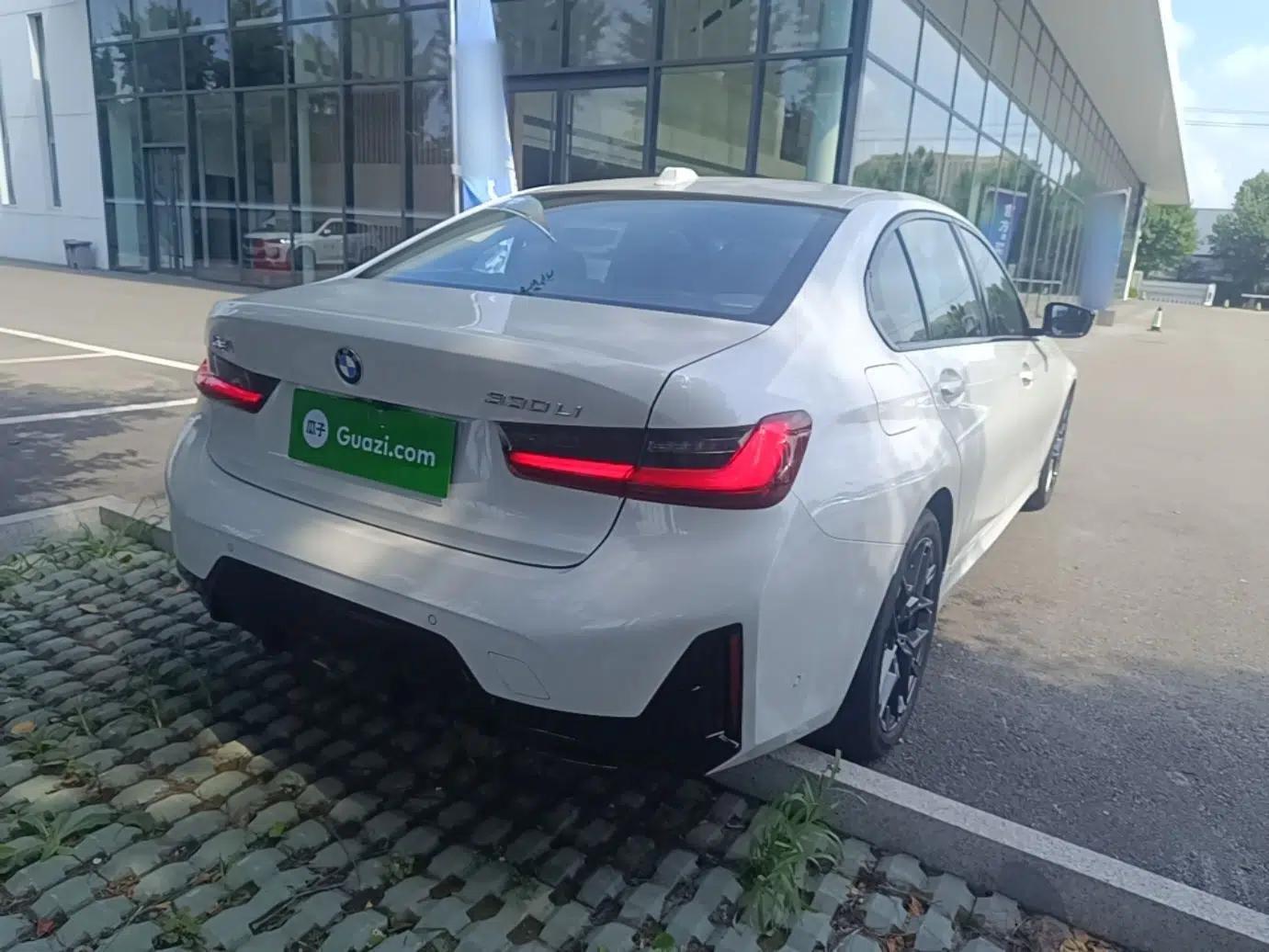 BMW 3 Series 2025 330Li M Sport Shadowline Package — миниатюра 6