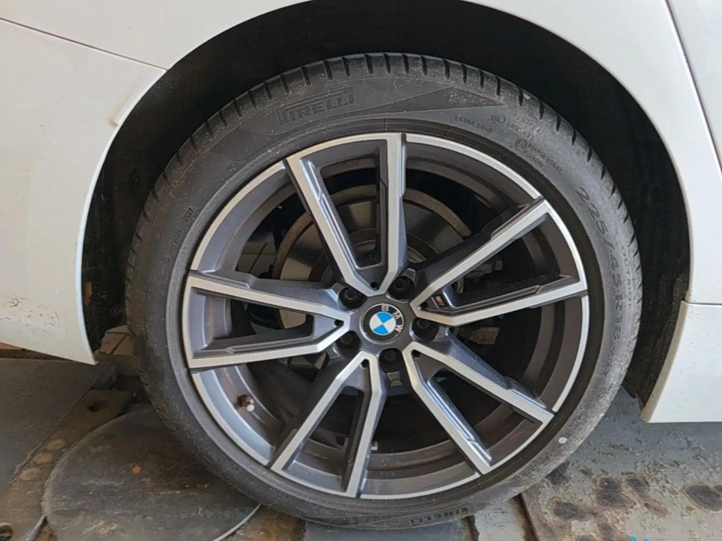BMW 3 Series 2023 320Li M Sport Package — миниатюра 11