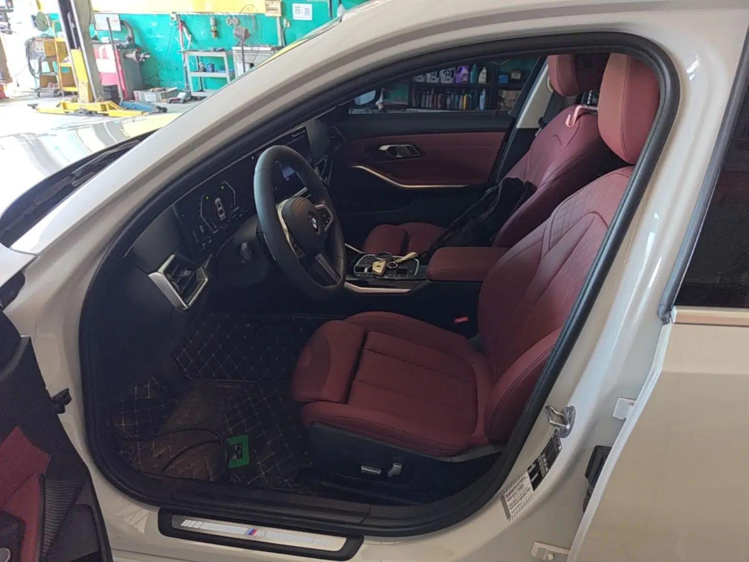 BMW 3 Series 2023 320Li M Sport Package — миниатюра 17