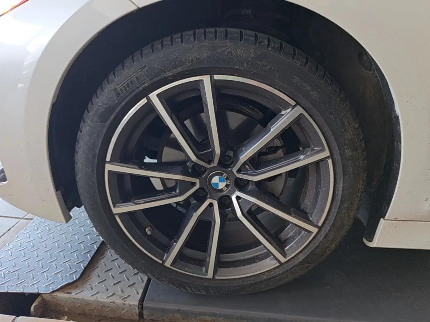 BMW 3 Series 2023 320Li M Sport Package — миниатюра 10