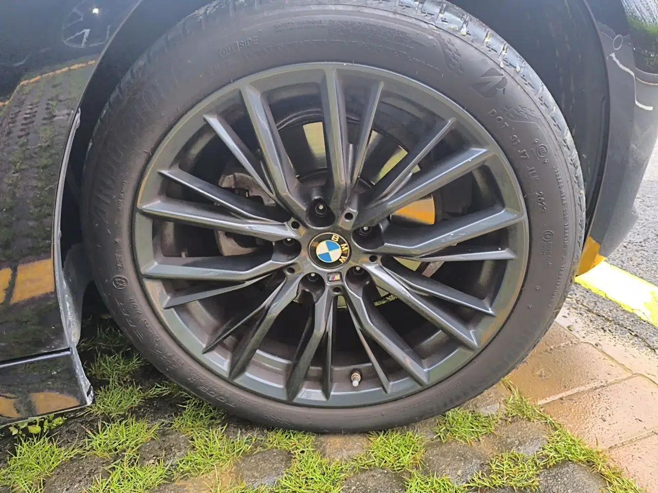 BMW 3 Series 2023 325i M Sport Night Edition Package — миниатюра 8