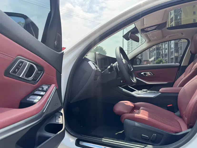 BMW 3 Series 2025 330Li M Sport Shadowline Package — миниатюра 11
