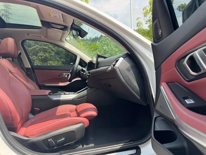 BMW 3 Series 2025 330Li M Sport Shadowline Package — миниатюра 20