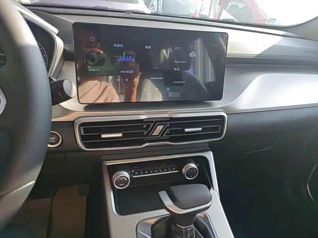 Geely Binyue 2025 1.5L CVT Super Power — миниатюра 13