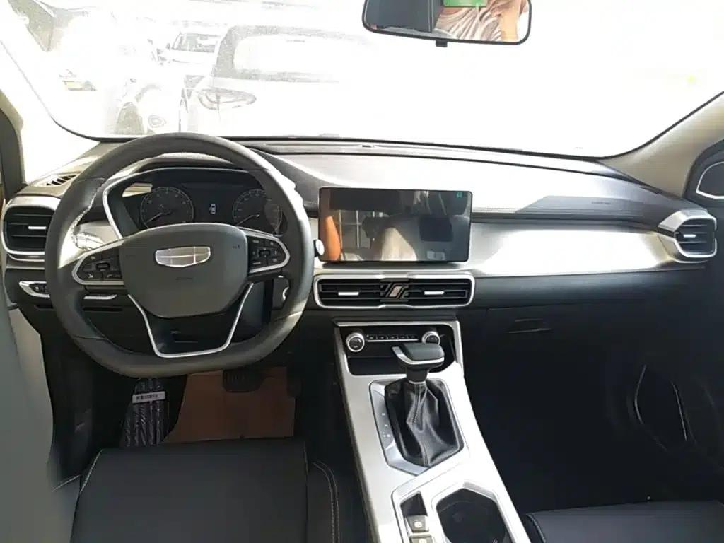 Geely Binyue 2025 1.5L CVT Super Power — миниатюра 10