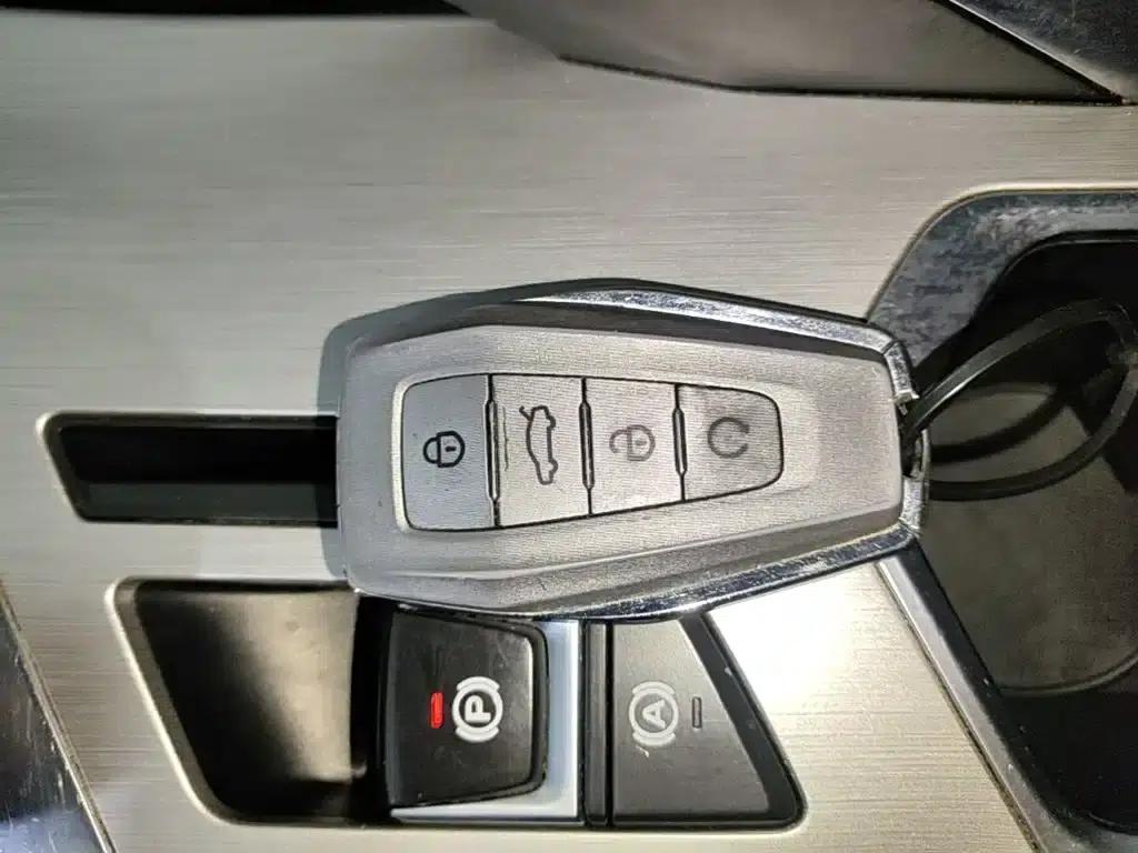 Geely Binyue 2020 Facelift 240T DCT Hunter — миниатюра 9