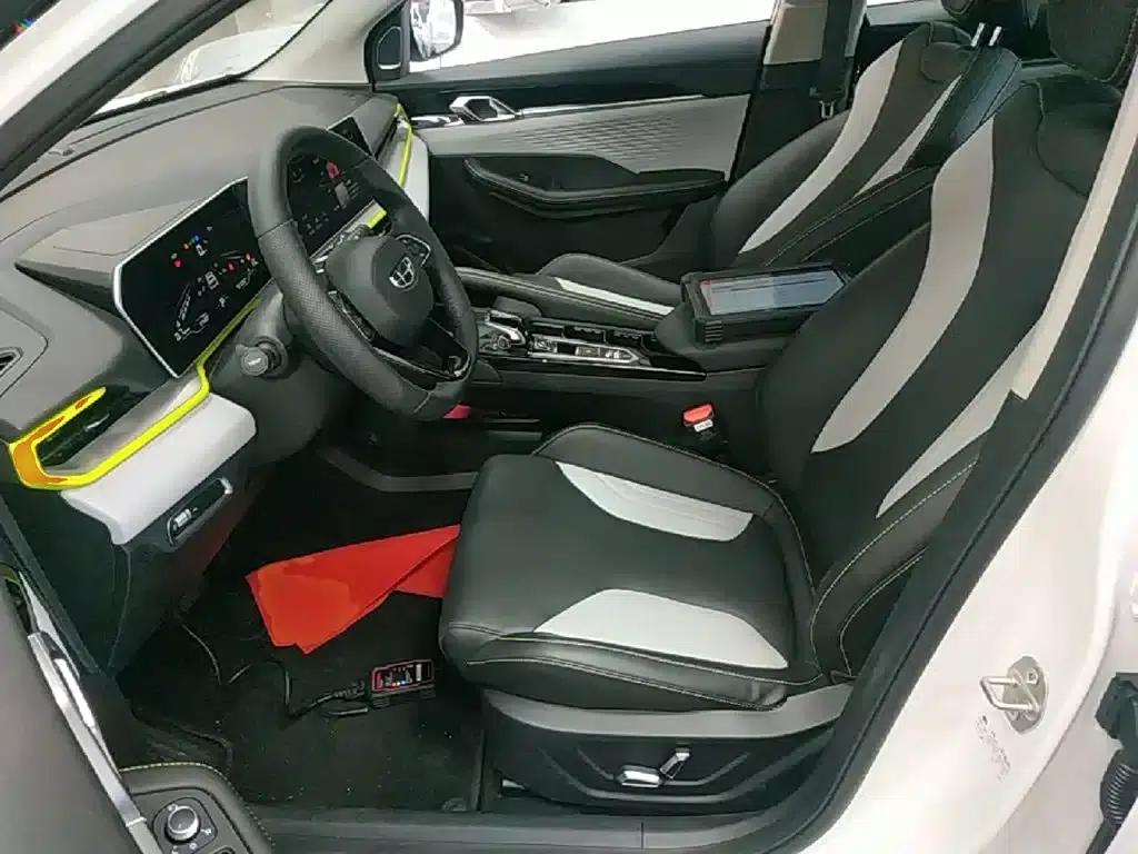 Geely Binyue 2023 Model: Binyue COOL 1.5TD DCT Champion Edition — миниатюра 15