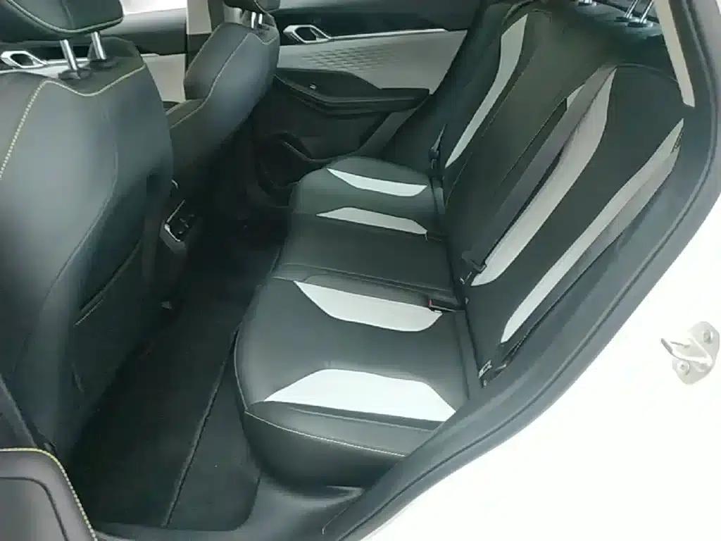 Geely Binyue 2023 Model: Binyue COOL 1.5TD DCT Champion Edition — миниатюра 17