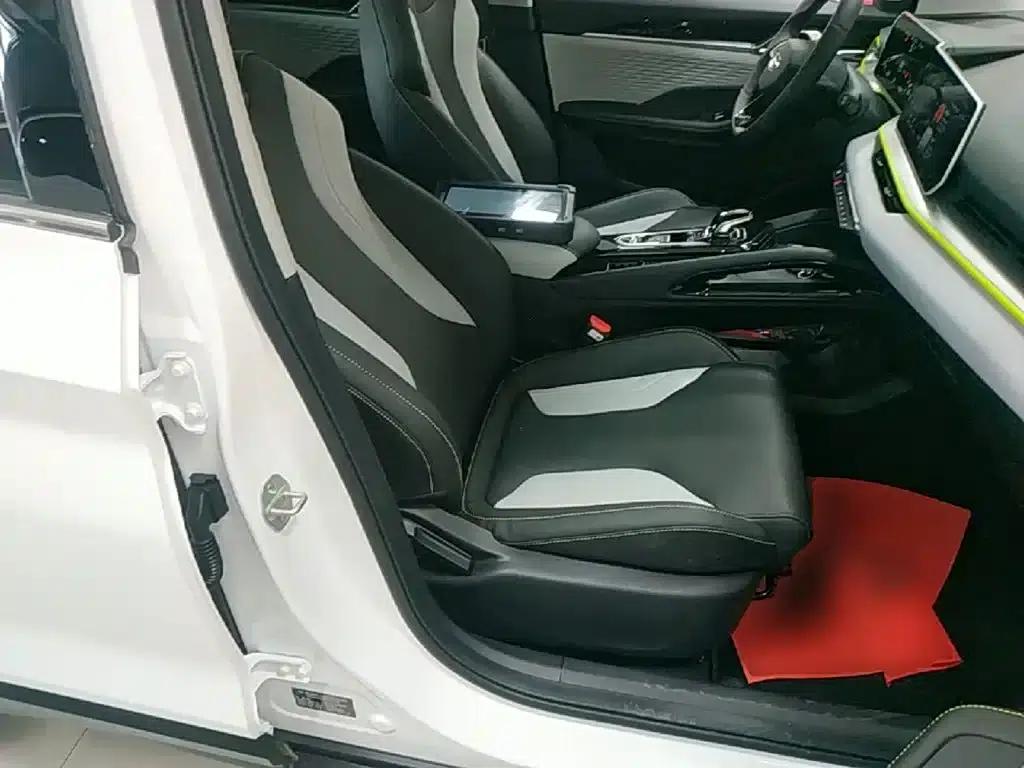 Geely Binyue 2023 Model: Binyue COOL 1.5TD DCT Champion Edition — миниатюра 25