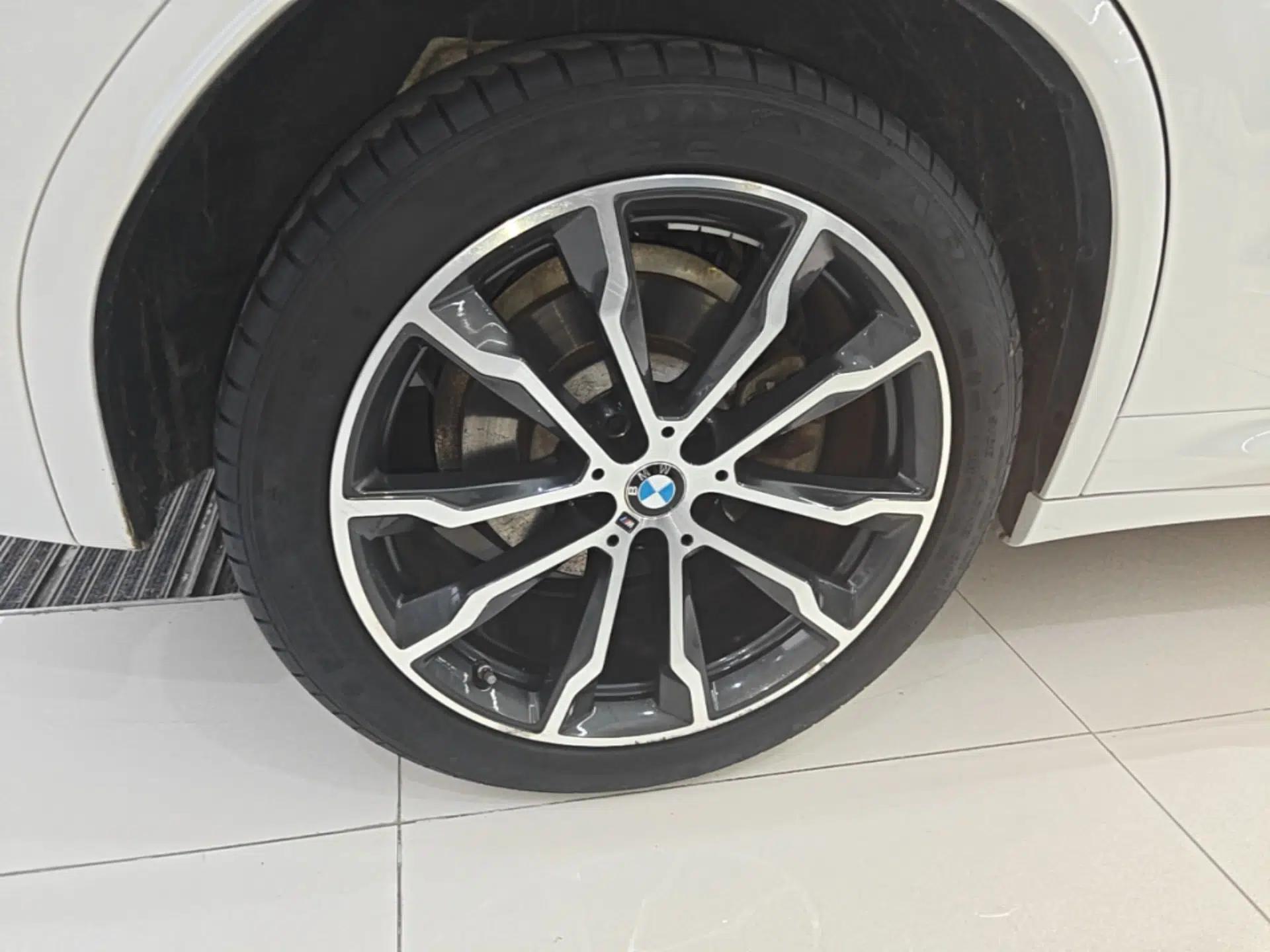 BMW X3 2022 xDrive30i Luxury Model M Night Sky Package — миниатюра 11