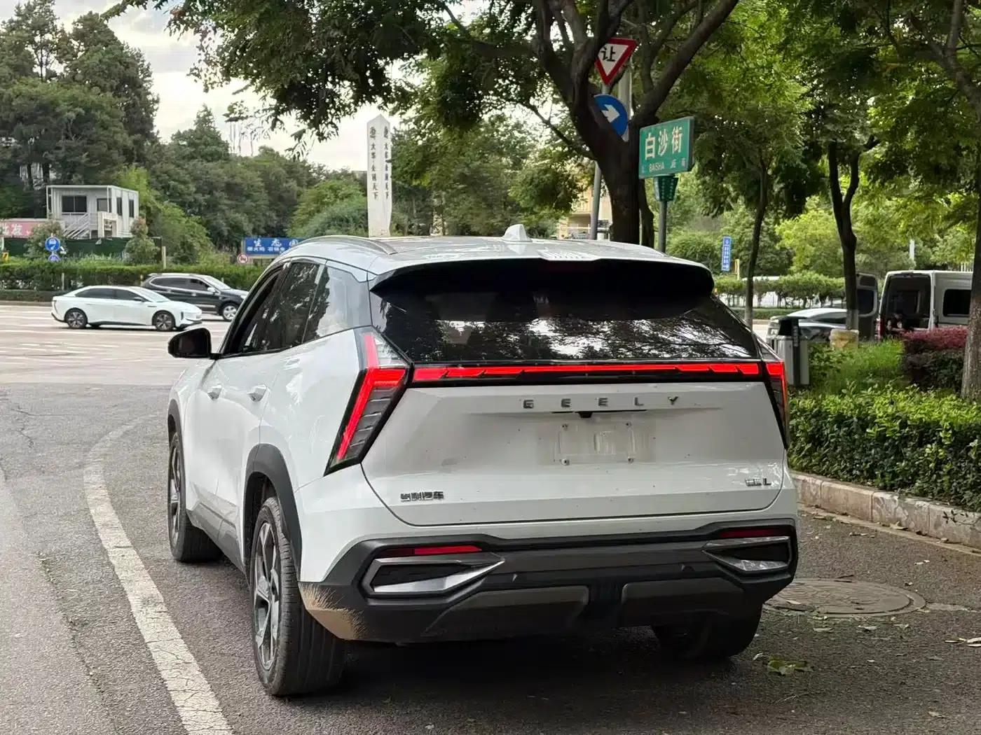 Geely Boyue L 2023 1.5TD DCT Premium Edition — миниатюра 9