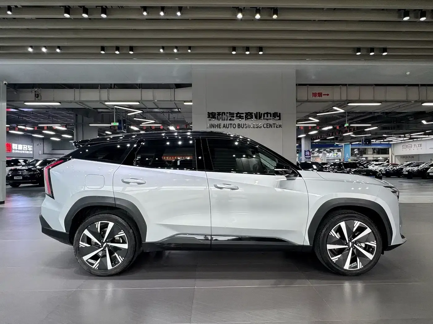 Geely Boyue L 2023 1.5TD DCT Premium Edition — миниатюра 4