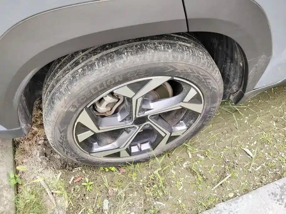 Geely Boyue L 2023 1.5TD DCT Premium Edition — миниатюра 5