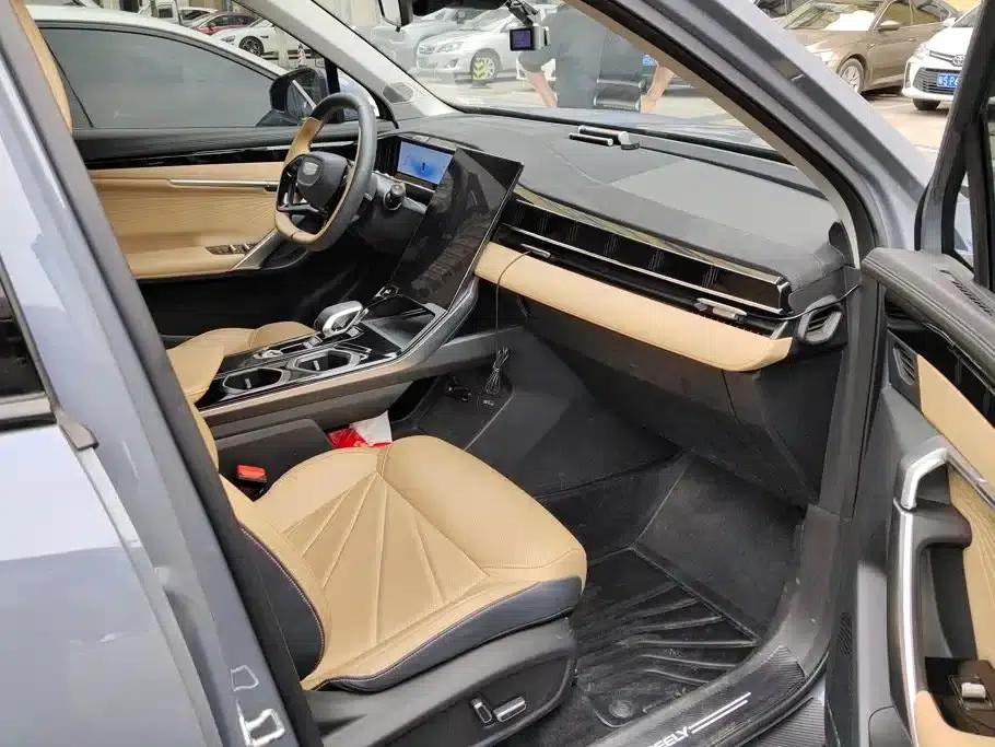 Geely Boyue L 2023 1.5TD DCT Premium Edition — миниатюра 7