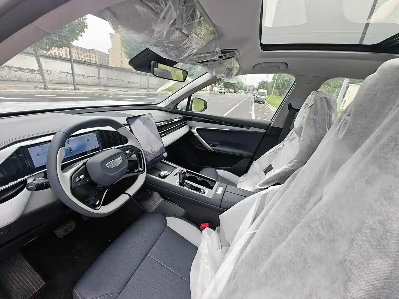 Geely Boyue L 2024 1.5TD DCT Dragon Edition — миниатюра 4