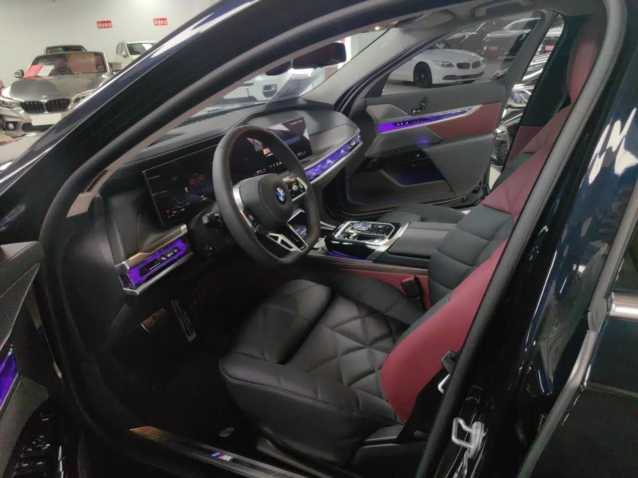 BMW 7 Series 2026 Model 740Li Leading-Edge M Sport Package — миниатюра 16