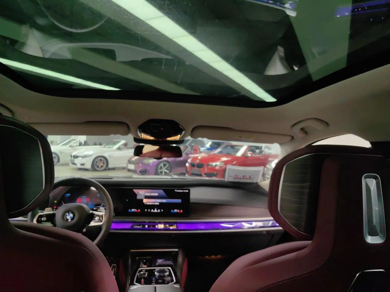 BMW 7 Series 2026 Model 740Li Leading-Edge M Sport Package — миниатюра 18