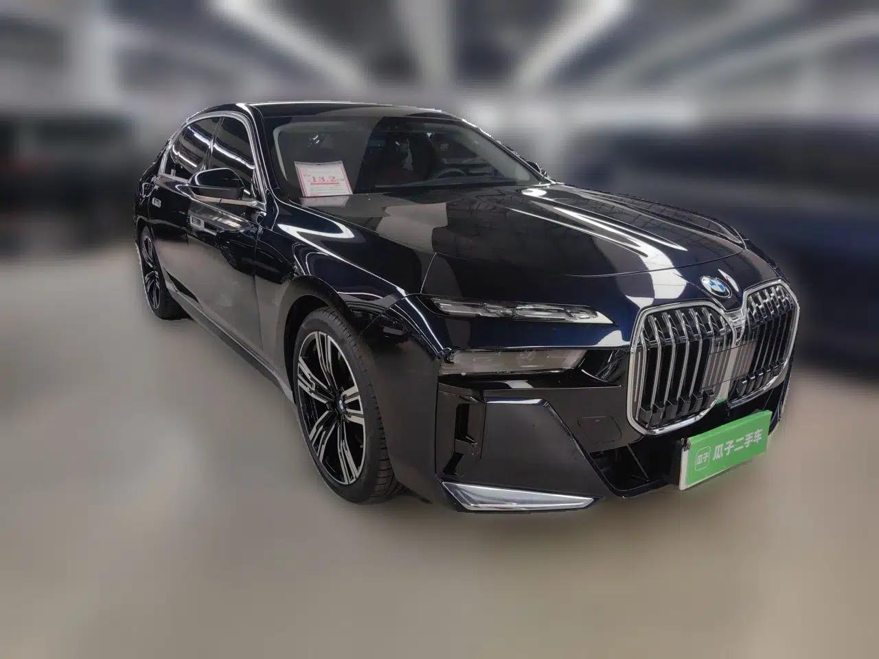 BMW 7 Series 2026 Model 740Li Leading-Edge M Sport Package — миниатюра 3