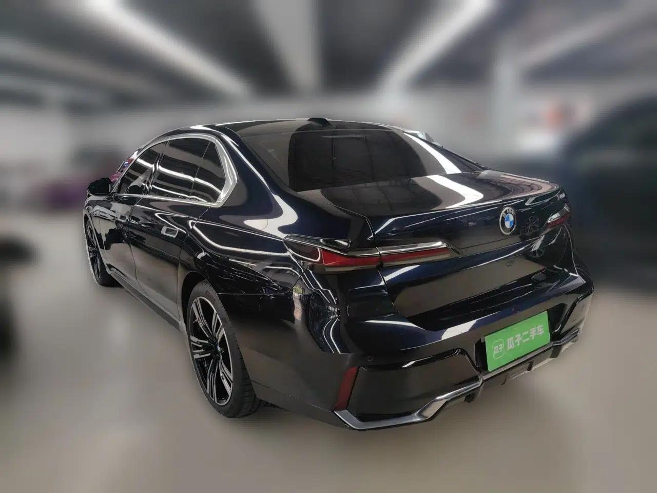 BMW 7 Series 2026 Model 740Li Leading-Edge M Sport Package — миниатюра 4