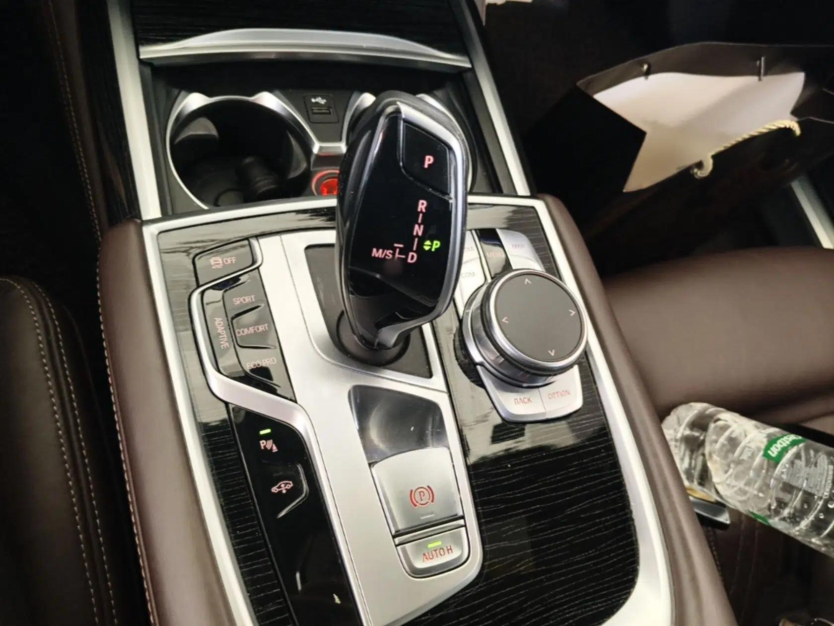 BMW 7 Series 2019 740Li Leading Model M Sport Package — миниатюра 13