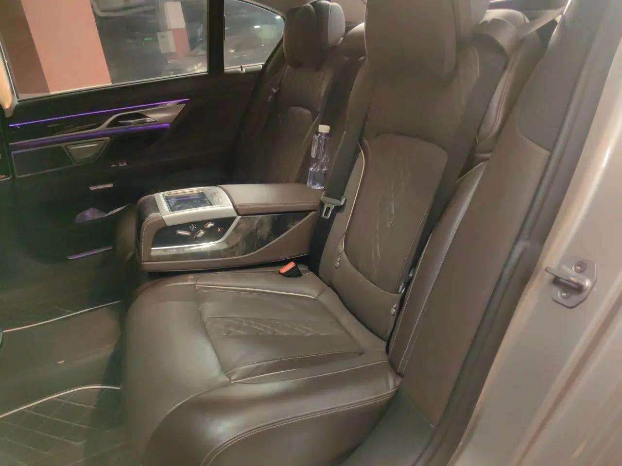 BMW 7 Series 2017 730Li Luxury Model — миниатюра 17
