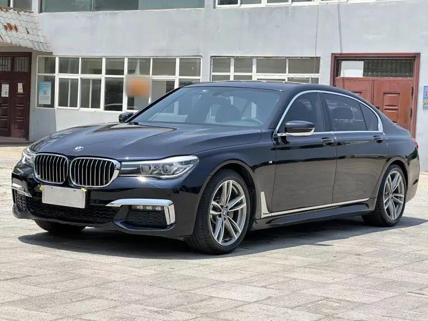 BMW 7 Series 2018 730Li Leading Model M Sport Package — миниатюра 1