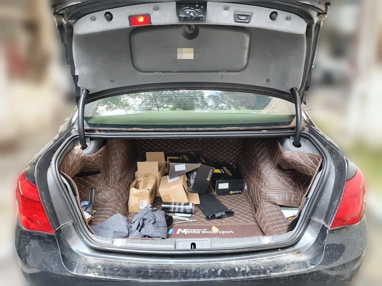 BMW 7 Series 2009 730Li Luxury Model — миниатюра 19