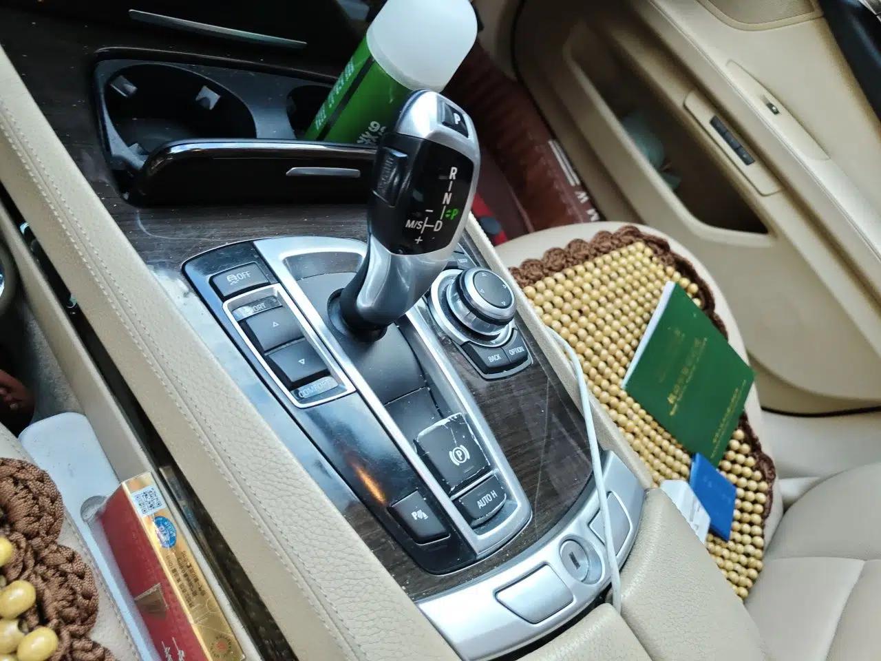 BMW 7 Series 2009 730Li Luxury Model — миниатюра 14