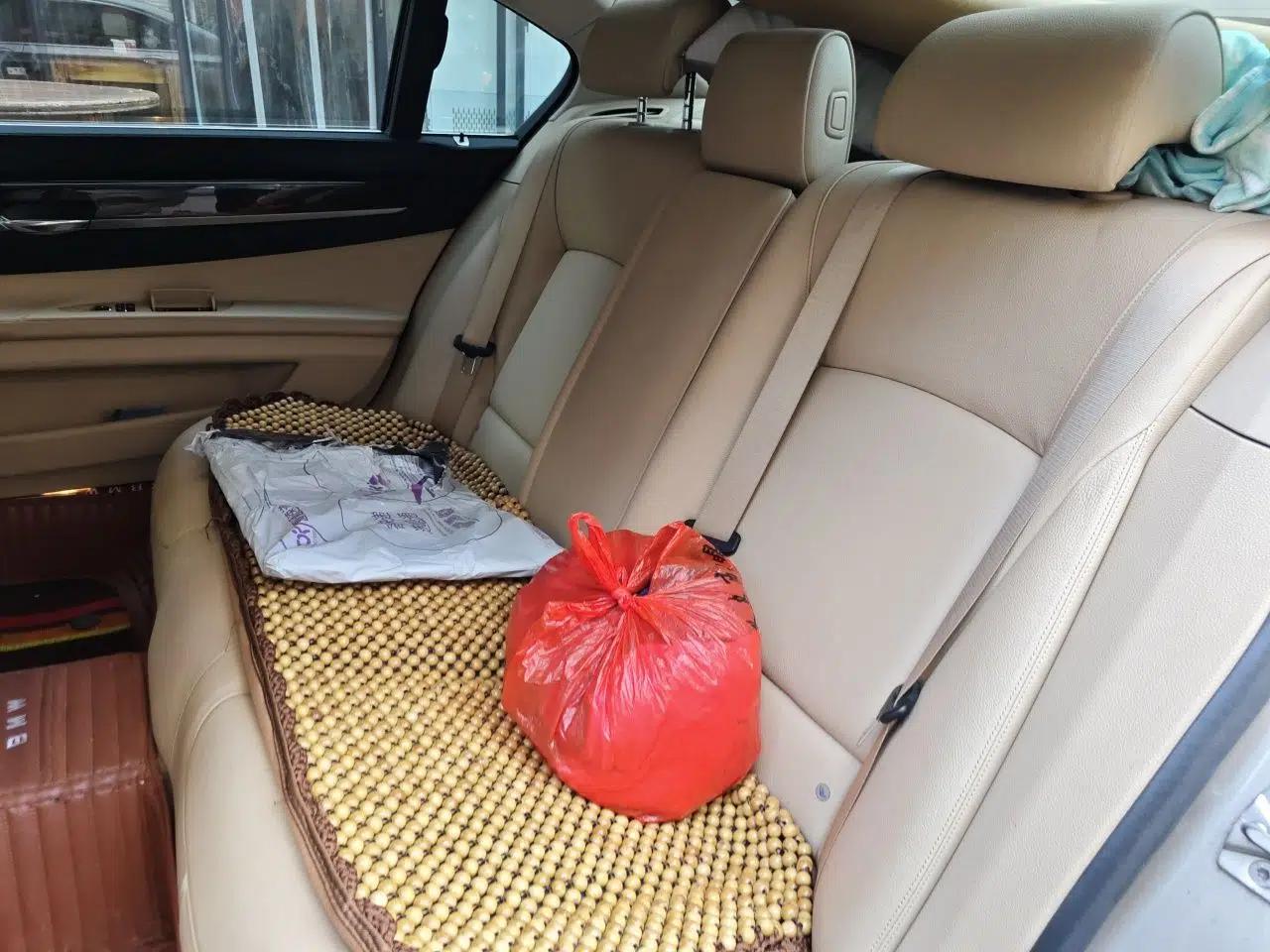 BMW 7 Series 2009 730Li Luxury Model — миниатюра 17