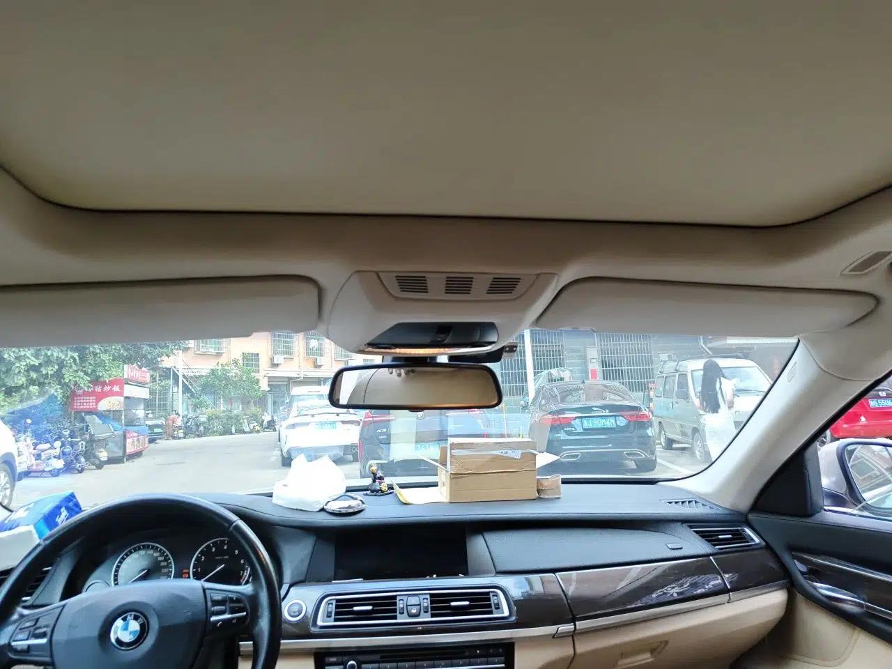 BMW 7 Series 2009 730Li Luxury Model — миниатюра 18