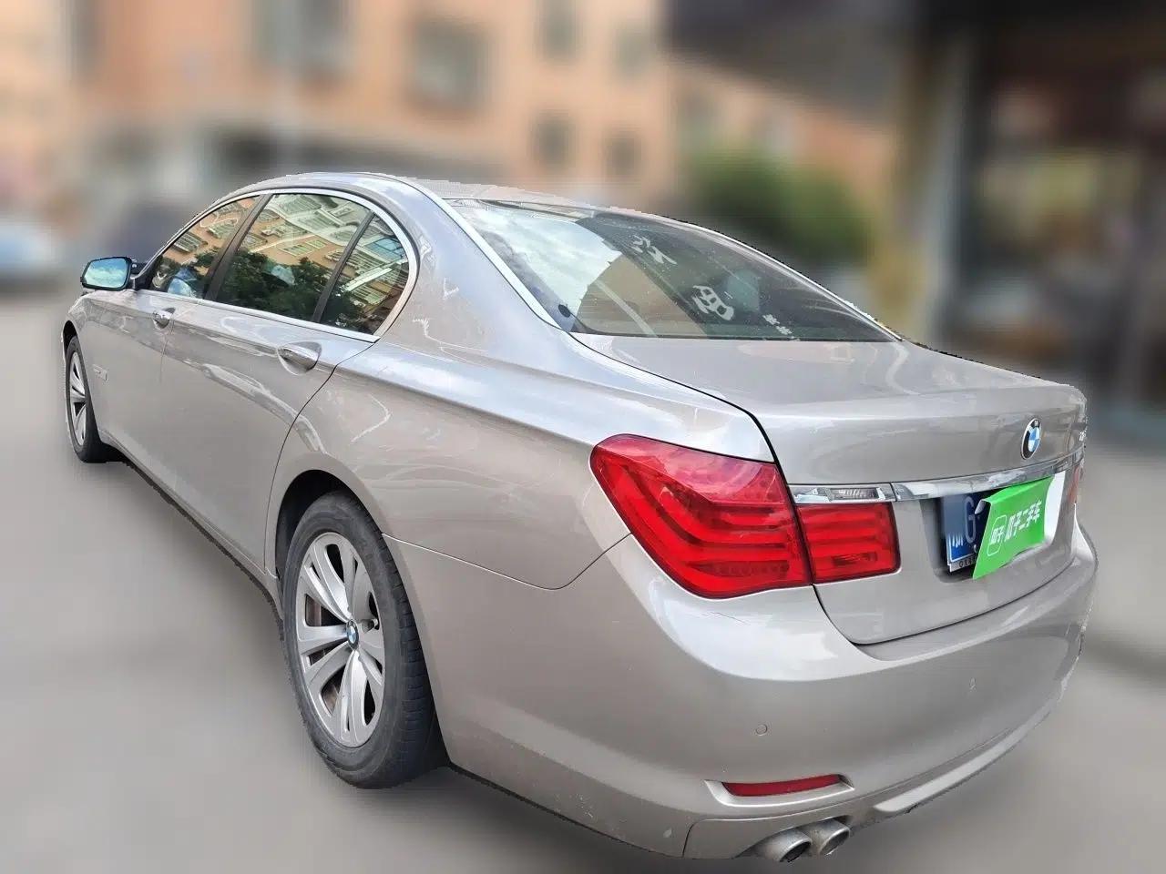 BMW 7 Series 2009 730Li Luxury Model — миниатюра 4