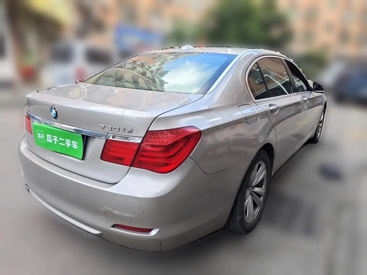 BMW 7 Series 2009 730Li Luxury Model — миниатюра 6