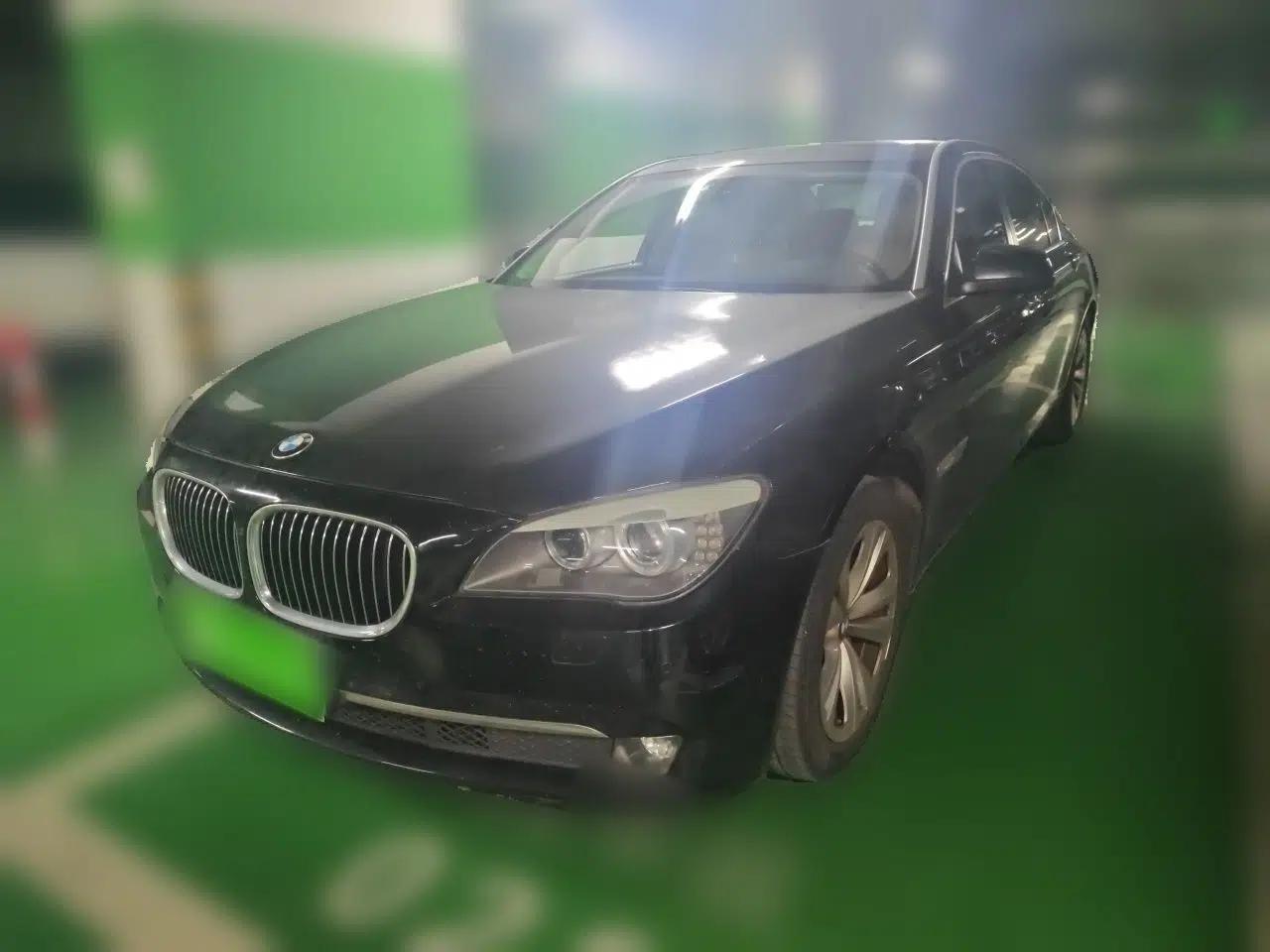 BMW 7 Series 2011 730Li Elegant Model — миниатюра 1