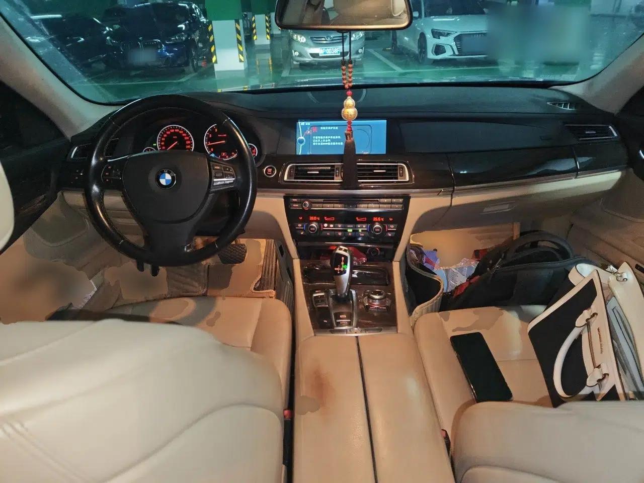 BMW 7 Series 2011 730Li Elegant Model — миниатюра 9