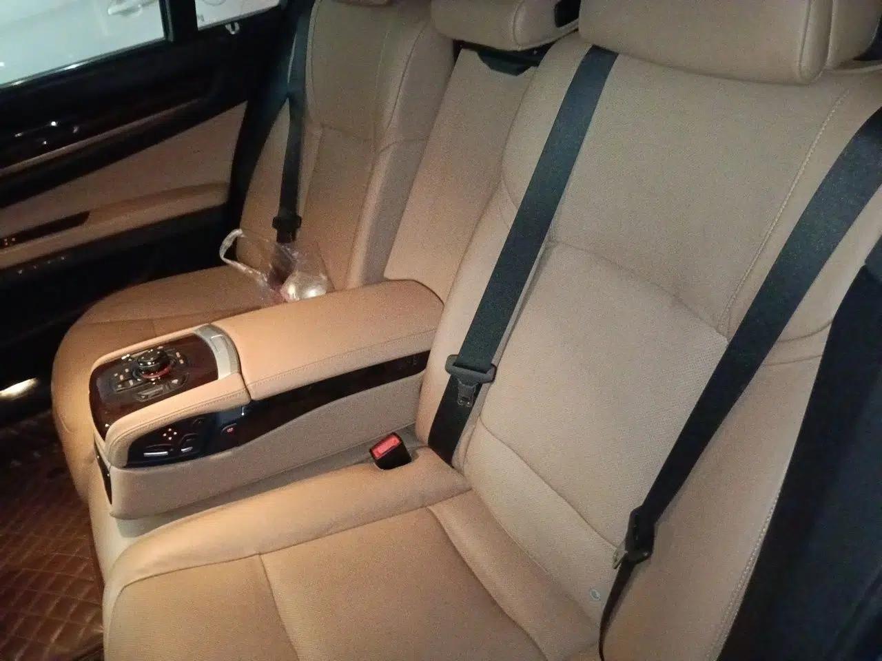BMW 7 Series 2010 760Li — миниатюра 17