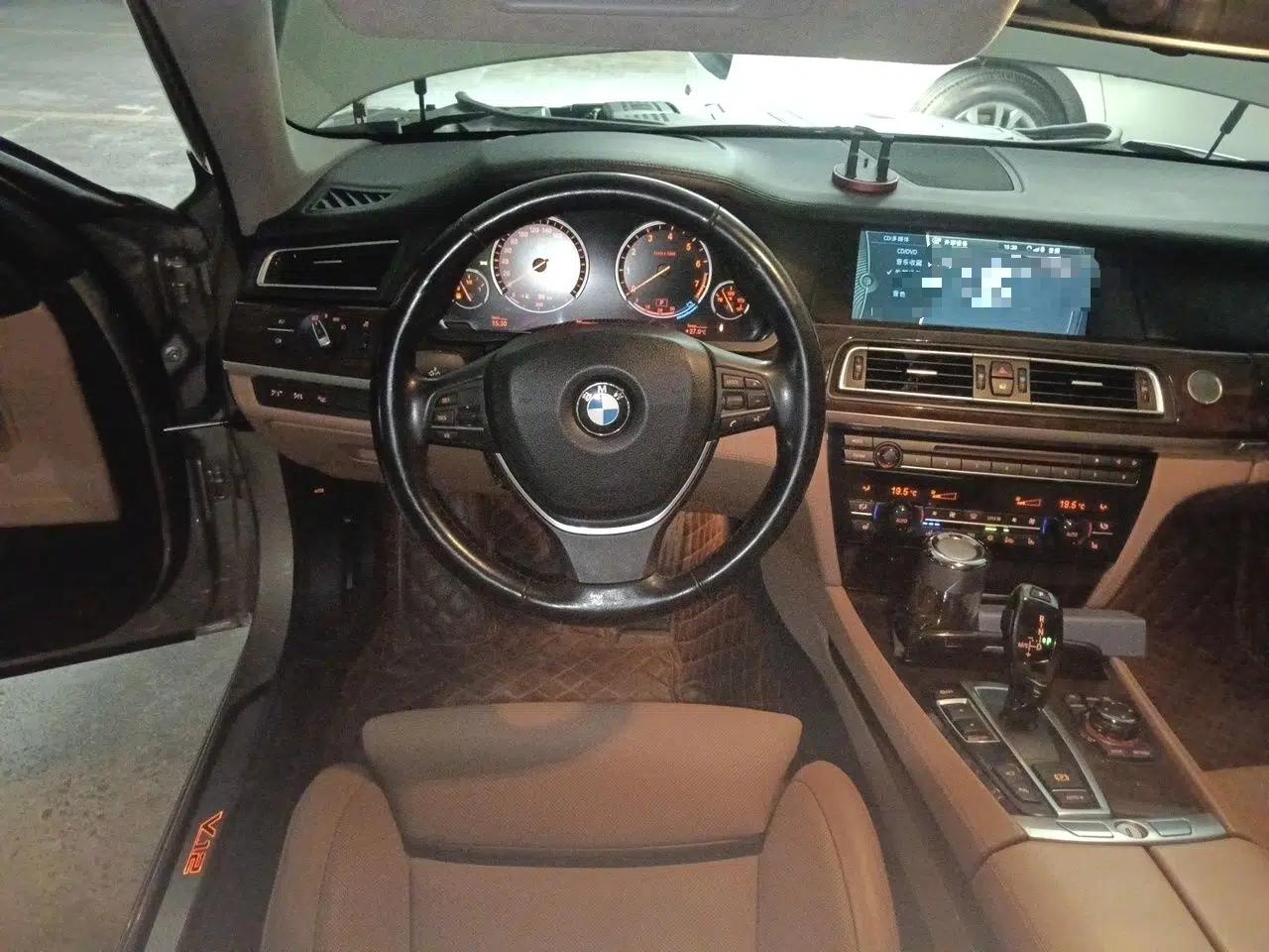 BMW 7 Series 2010 760Li — миниатюра 10