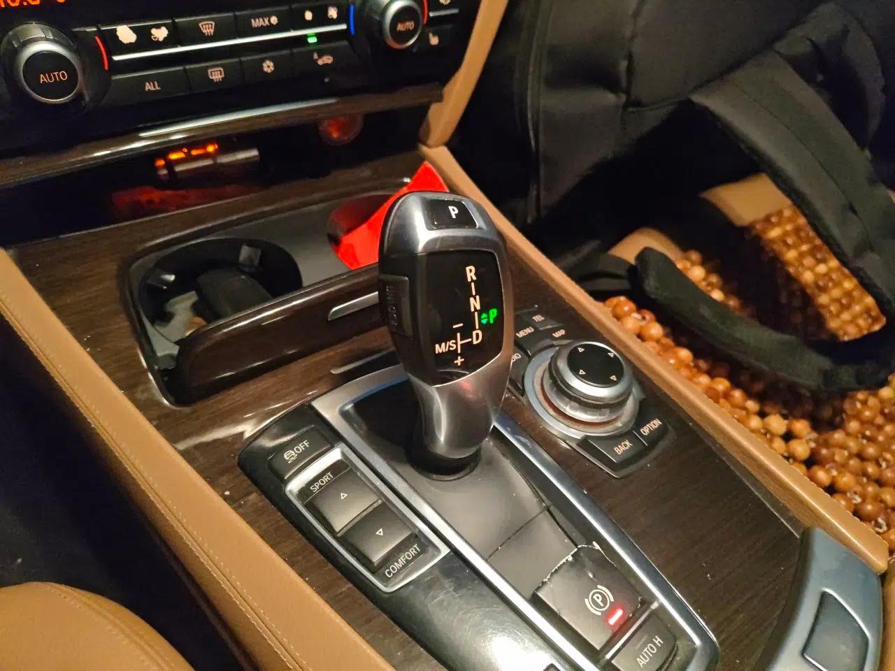 BMW 7 Series 2009 740Li Leading Model — миниатюра 14