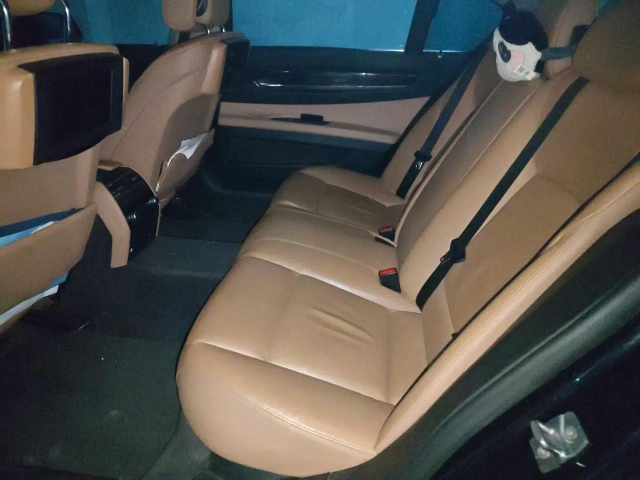 BMW 7 Series 2009 740Li Leading Model — миниатюра 17