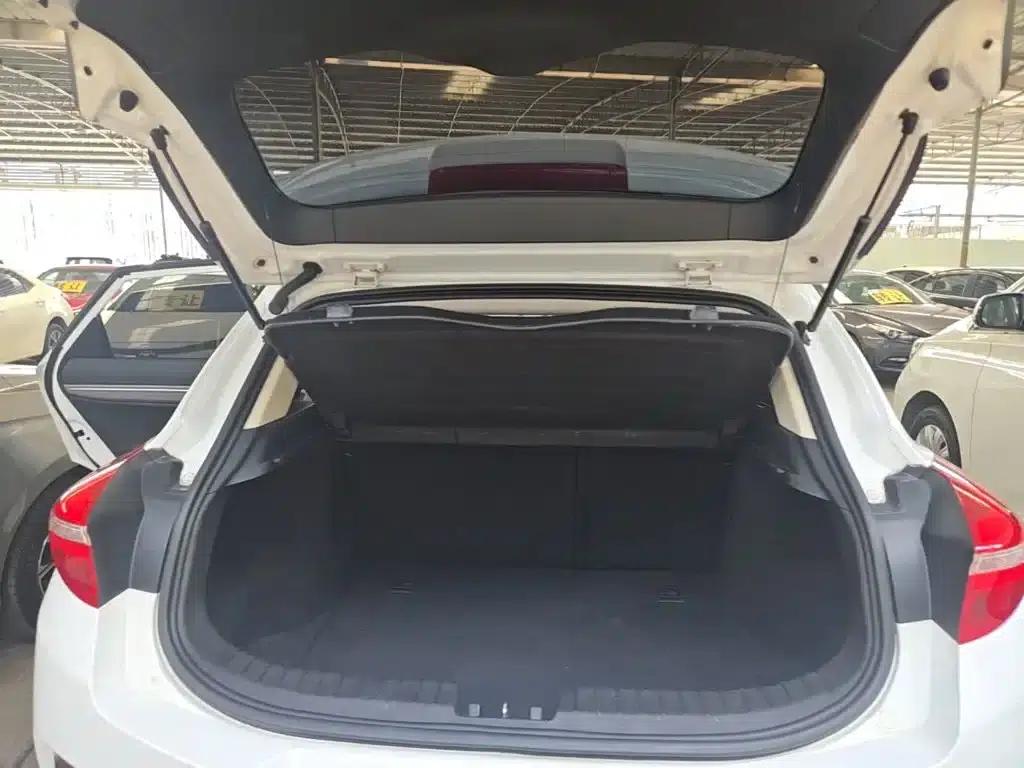 Geely GS 2016 Elegant Edition 1.3T Automatic Leading Model — миниатюра 19