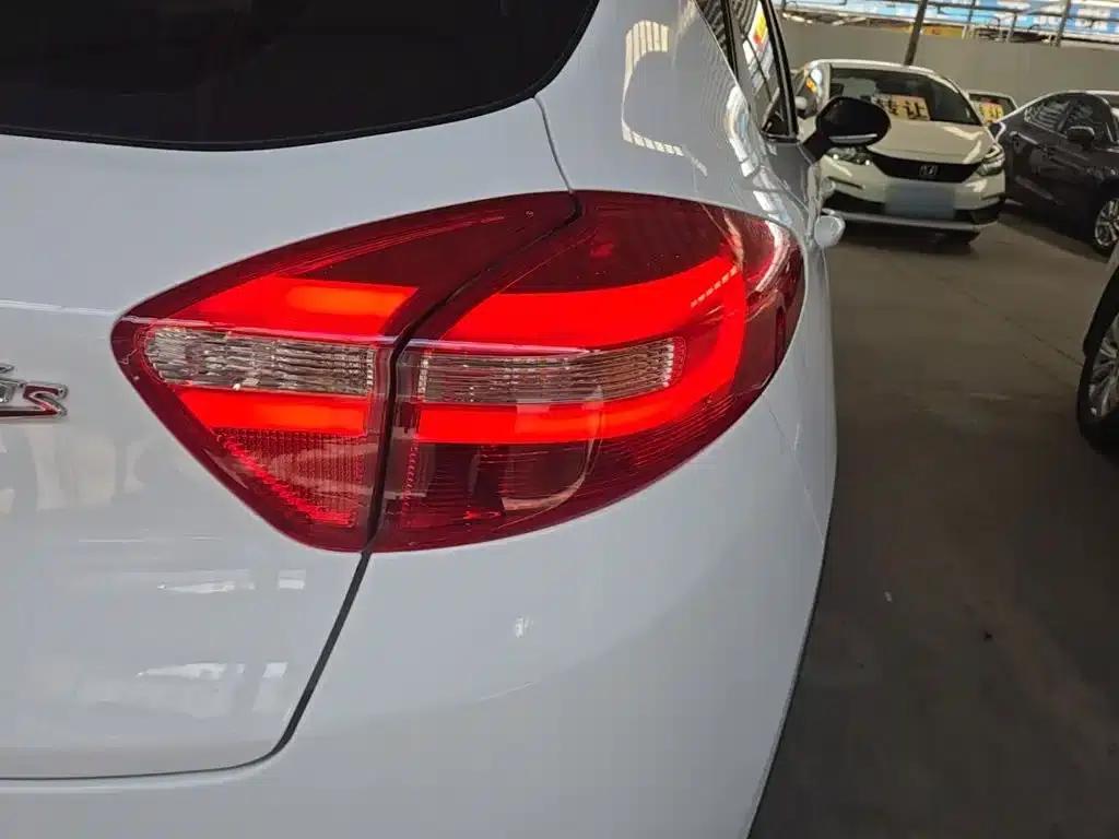 Geely GS 2016 Elegant Edition 1.3T Automatic Leading Model — миниатюра 8