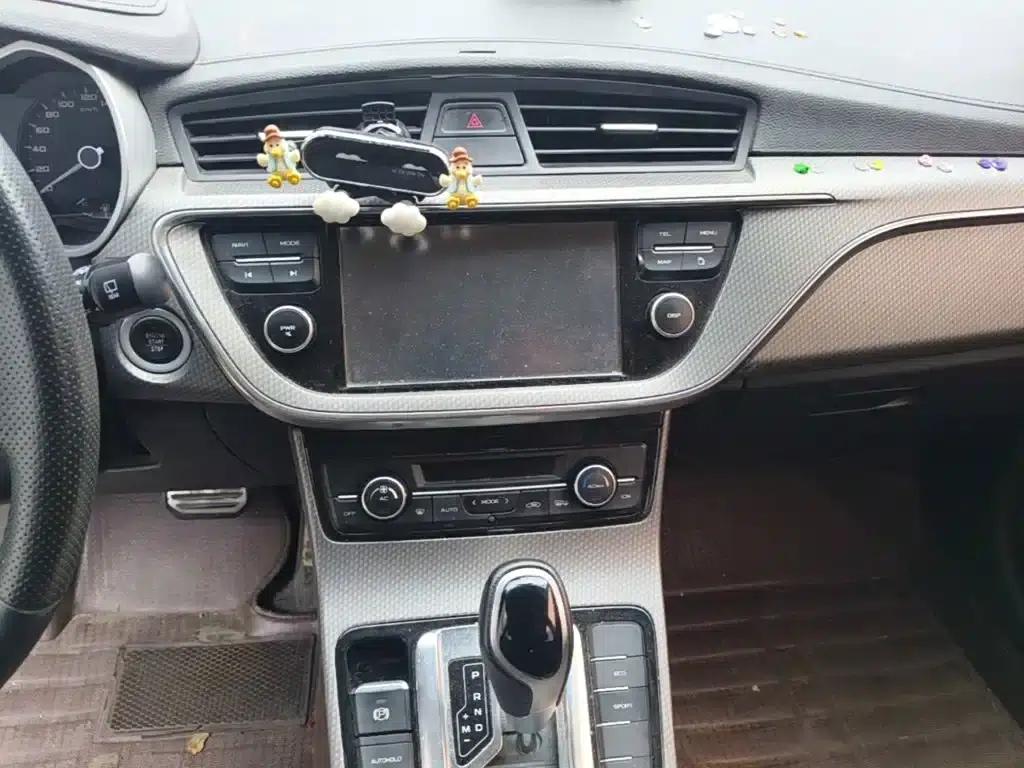 Geely GS 2016 Sport Edition 1.3T Automatic Leading Model — миниатюра 13