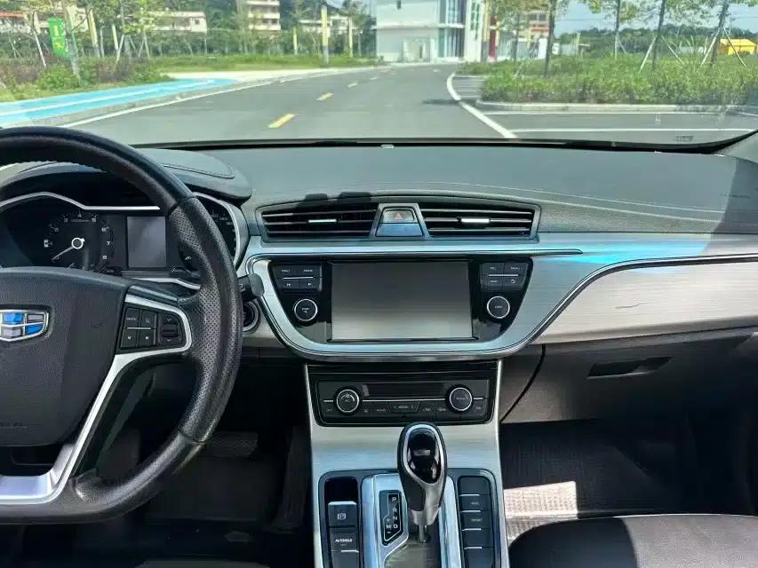 Geely Emgrand GL 2017 1.3T DCT Elite — миниатюра 13