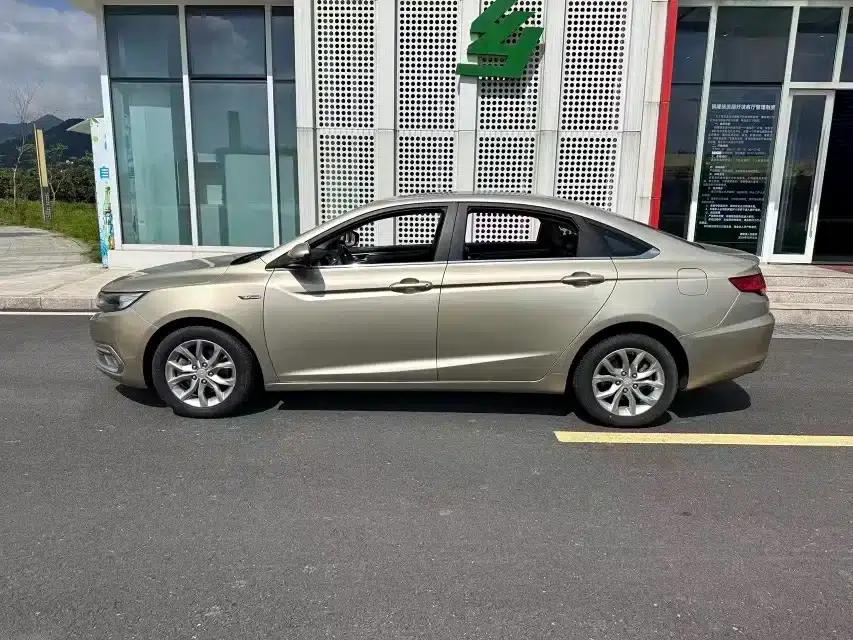 Geely Emgrand GL 2017 1.3T DCT Elite — миниатюра 4