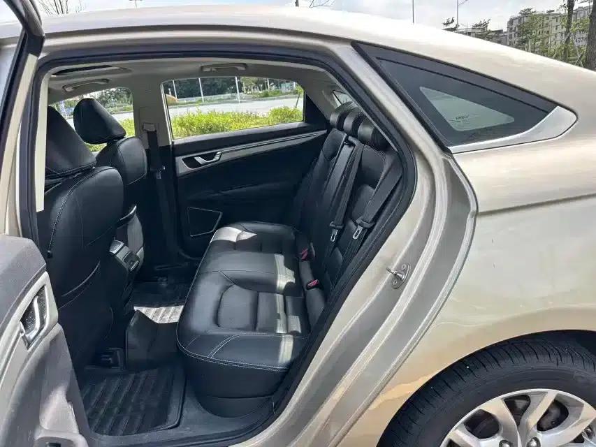 Geely Emgrand GL 2017 1.3T DCT Elite — миниатюра 8