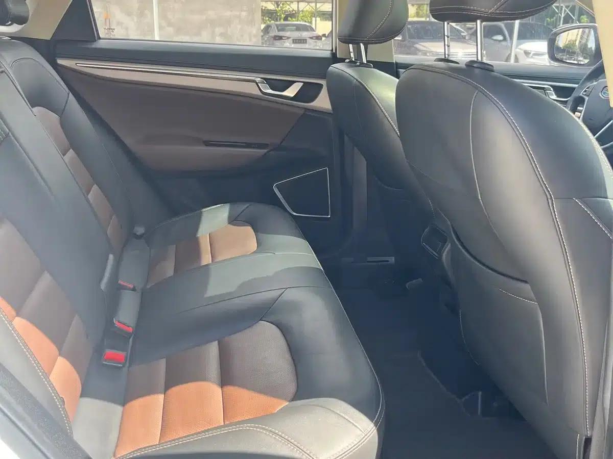 Geely Emgrand GL 2019 1.4T CVT Premium Smart Edition — миниатюра 9