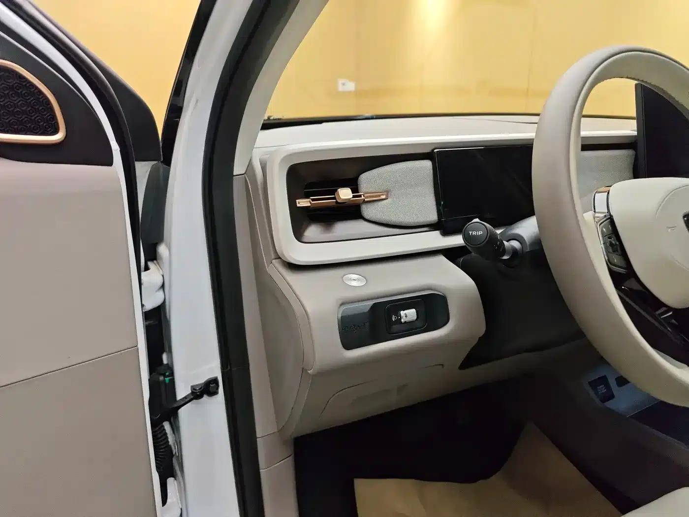 Geely ICON 2026 Chocolate 1.5TD Premium Edition — миниатюра 12