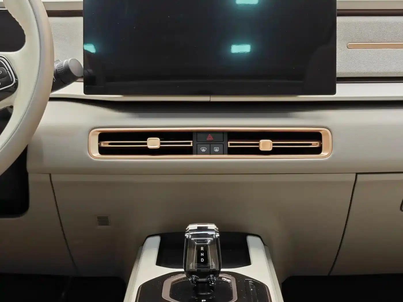 Geely ICON 2026 Chocolate 1.5TD Premium Edition — миниатюра 19