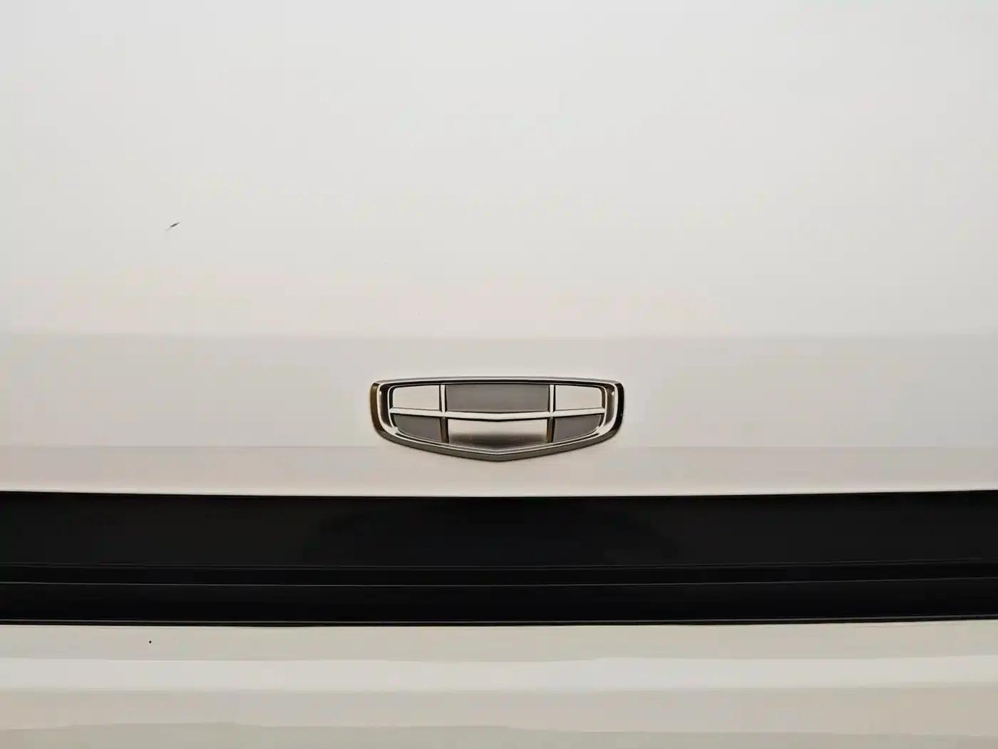 Geely ICON 2026 Chocolate 1.5TD Premium Edition — миниатюра 3