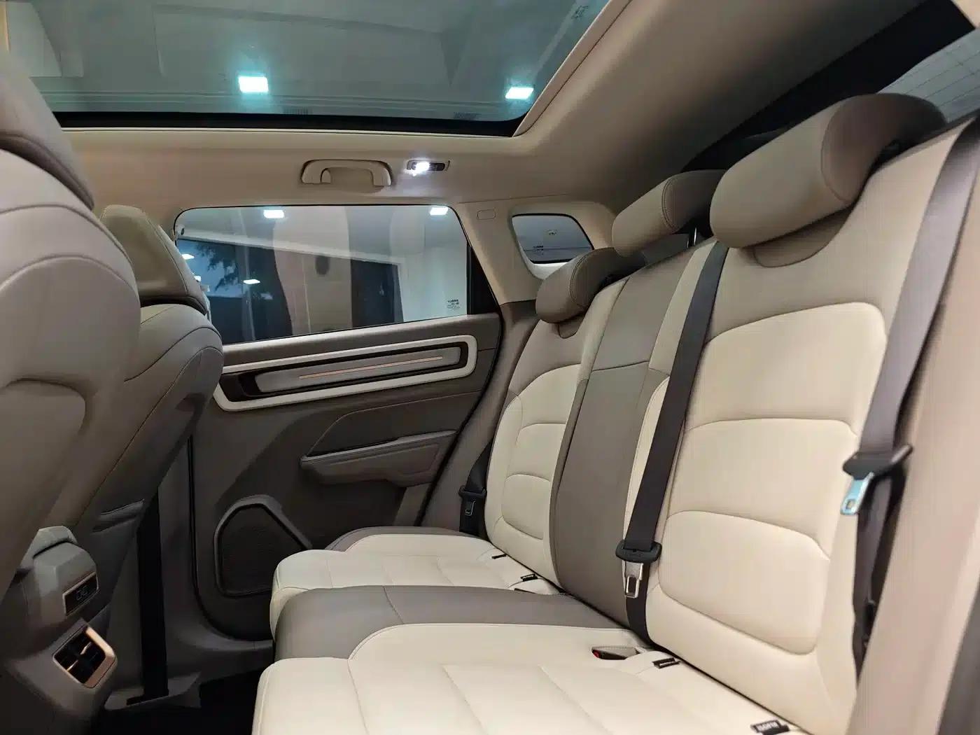 Geely ICON 2026 Chocolate 1.5TD Premium Edition — миниатюра 23